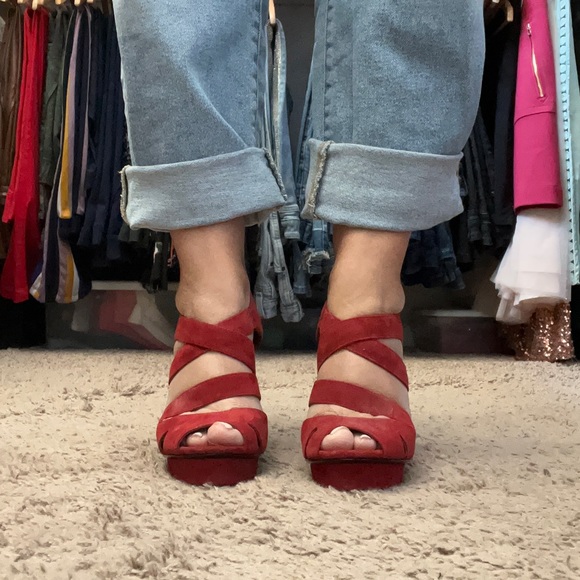 Sexy, strappy red heels - Picture 2 of 8